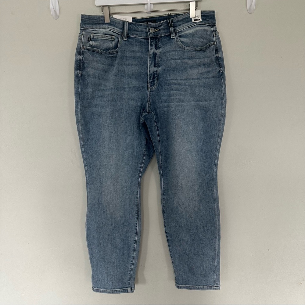 Judy Blue 16W Boyfriend Jeans JB82335LT‎ Mid Rise Light Wash Stretch Denim